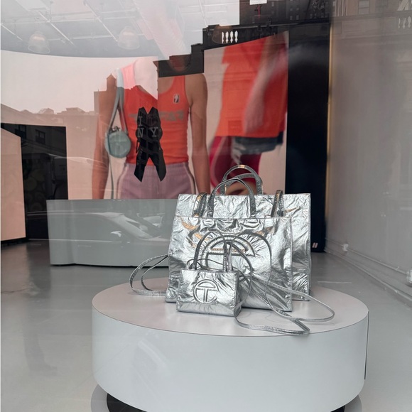 Join me live from NYC! Sharing yours & mine 💕🫶🏽💕 - Picture 14 of 14